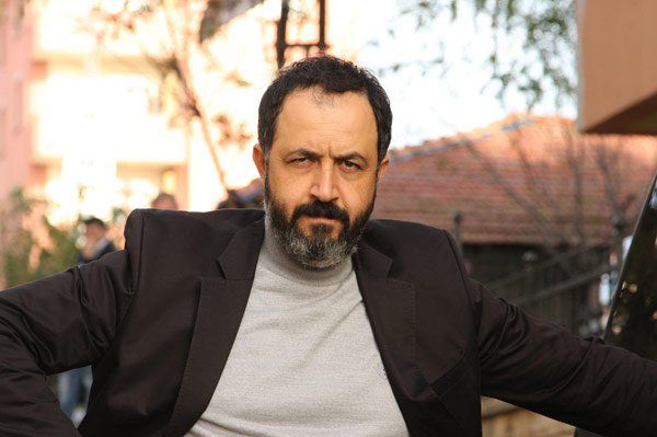 Мехмет Озгюр фото турецкого актера