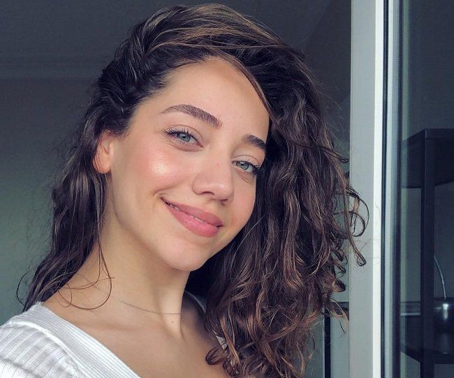 Актриса Турции Озге Озаджар