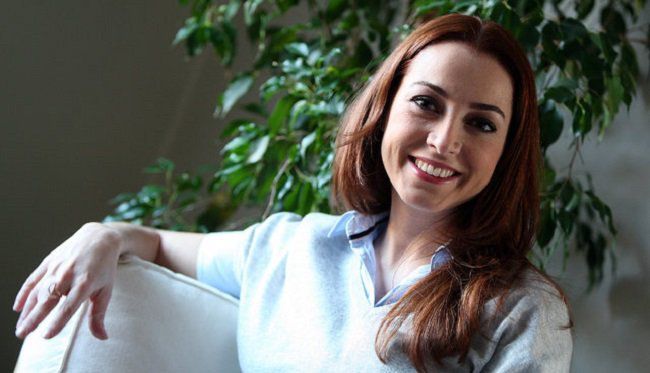 Актриса Турции Долунай Сойсерт