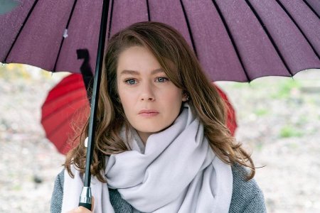 Девушка за стеклом 25 серия