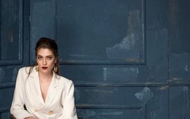 Новый проект Ознур Серчелер, после успеха в сериалах «Ранняя пташка», «Полнолуние»